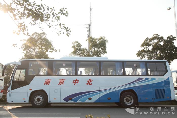 海格KLQ6115HT旅游車.jpg