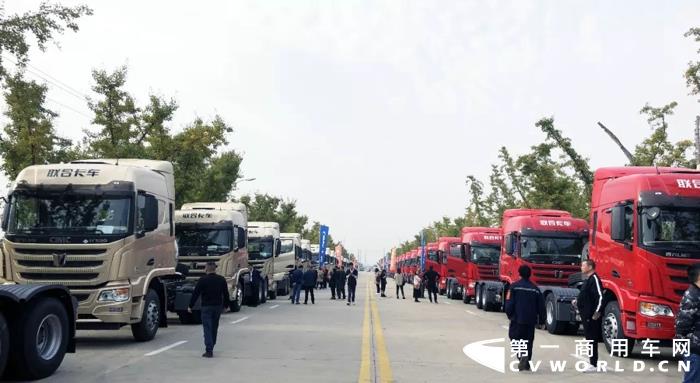 2019年，商用車配套玉柴國六機(jī)型遍地開花，整車公告申報(bào)、配套開發(fā)、搭載試驗(yàn)基本完成。自9月導(dǎo)入市場以來，玉柴國六發(fā)動(dòng)機(jī)市場表現(xiàn)非常搶眼，銷量節(jié)節(jié)攀升，提前超額完成了年度銷售目標(biāo)。