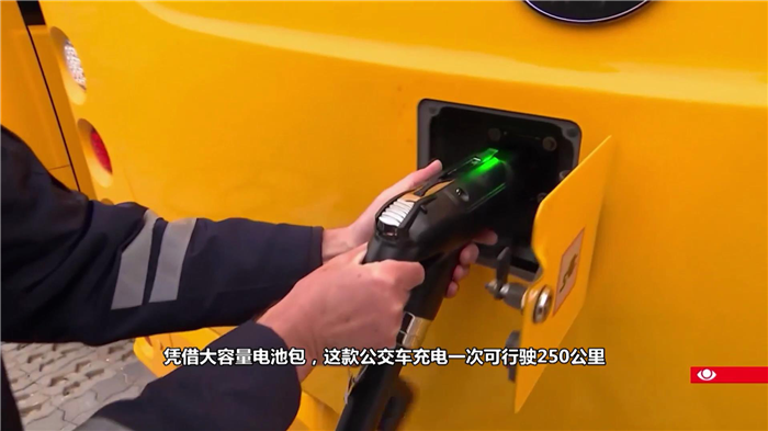7月中旬，102輛宇通純電動客車開始分批發運，目的地——挪威。這筆訂單的達成，在宇通十五年國際化航程上刻下了新的標記。不僅如此，對于位處北歐的挪威而言，這筆訂單同樣具有標志性意義：這是挪威目前一次性采購最大的一批電動車，也是目前歐洲單筆最大批量的純電動客車訂單。