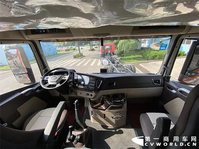 解放JH6 550牽引車，高效物流，舒適暢行，行業高端典范，開車有面兒又賺錢。