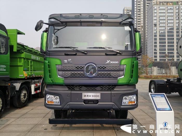 陜汽德龍X3000 8×4公路標準版自卸車.jpg