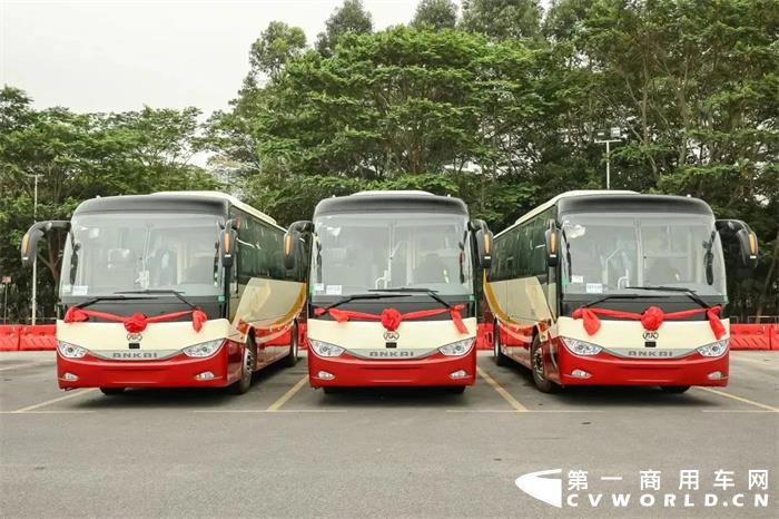 【第一商用車網 原創】今年一季度，客車市場收獲“3連增”，其中大、中客市場在2、3兩個月收獲了十分難得的“兩連增”，一掃此前“連降”的頹勢。二季度，“連增”勢頭會繼續嗎？