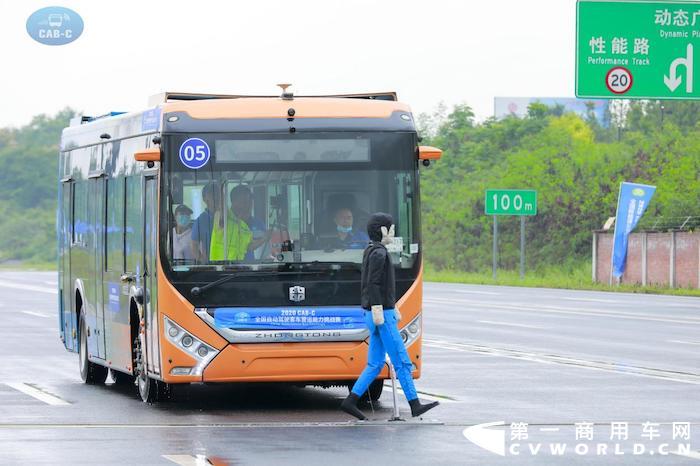 中通客車產品路線持續進階、成果不斷，走出了一條獨具“中通特色”的創新發展之路。