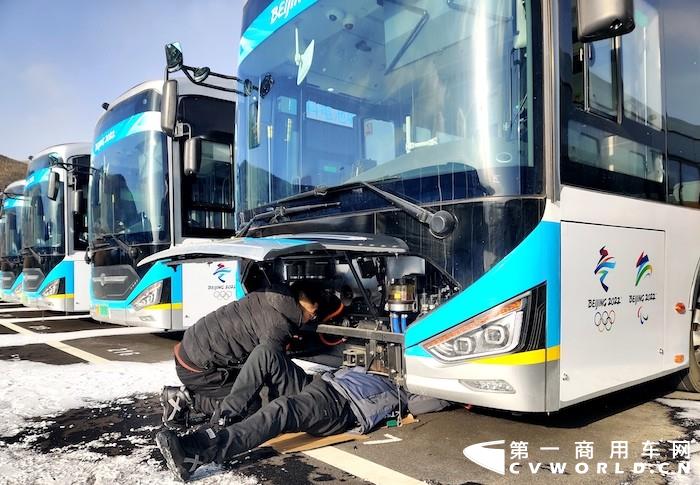 中通客車本次在北京、延慶和張家口賽區，累計共投入氫燃料客車、純電動客車、高端旅游客車等500余輛服務北京冬奧會，服務期間“零故障、零拋錨、零事故”，圓滿完成冬奧護航重任。