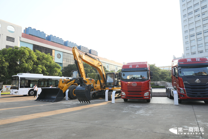 【第一商用車網 原創】9月5日，在廣西2022年“質量月”活動啟動儀式當天，玉柴在玉林市隆重舉辦了一場以“科技創新 質量強企”為主題的高質量發展成果展，對外全方面展現玉柴產品質量和可靠性以及企業高質量發展成果。