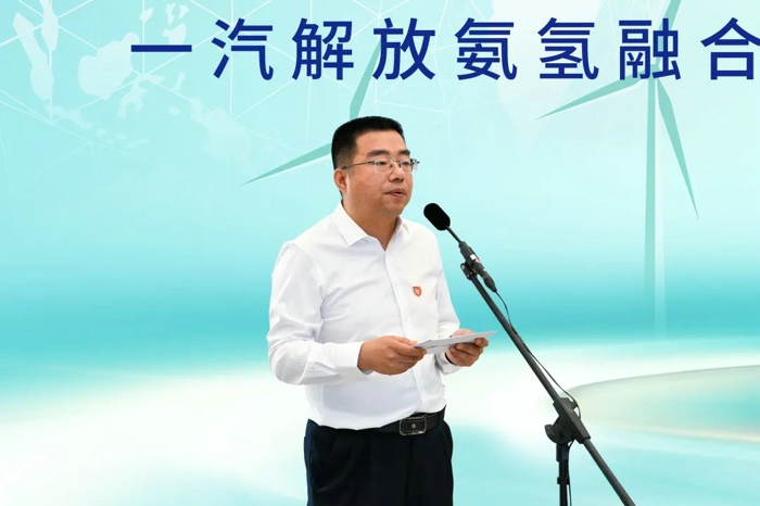 6月28日，“氨氫融合 創(chuàng)領未來”一汽解放氨氫融合直噴零碳內燃機點火儀式在長春舉行，標志著一汽解放繼直噴氫氣發(fā)動機之后為商用車傳統(tǒng)動力可持續(xù)發(fā)展、零碳動力變革轉型提供又一劃時代解決方案。