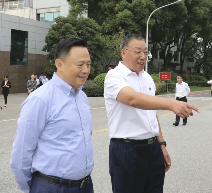 8月31日，中華全國總工會黨組書記、副主席、書記處第一書記徐留平到一汽解放動力總成事業(yè)部調(diào)研。