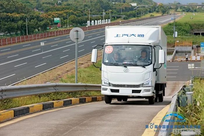 【第一商用車網 原創】4月份起，新能源輕卡市場接連創造月銷量新紀錄：4月份2424輛，5月份2755輛，6月份3884輛，7月份4359輛，8月份5279輛……9月份，新能源輕卡銷售6215輛，再次刷新了年內最高單月銷量。