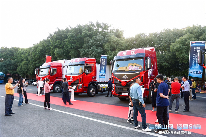 近日，有著“中國汽車市場發展風向標”之稱的廣州車展臨近收官，新能源汽車無疑是本屆廣州車展的“主角”，自主品牌實力出圈，更多新車型同臺競技、大放異彩，汽車市場已經進入新時代高質量發展的快車道。