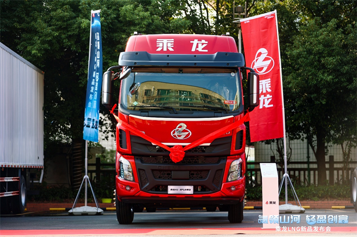 近日，有著“中國汽車市場發展風向標”之稱的廣州車展臨近收官，新能源汽車無疑是本屆廣州車展的“主角”，自主品牌實力出圈，更多新車型同臺競技、大放異彩，汽車市場已經進入新時代高質量發展的快車道。