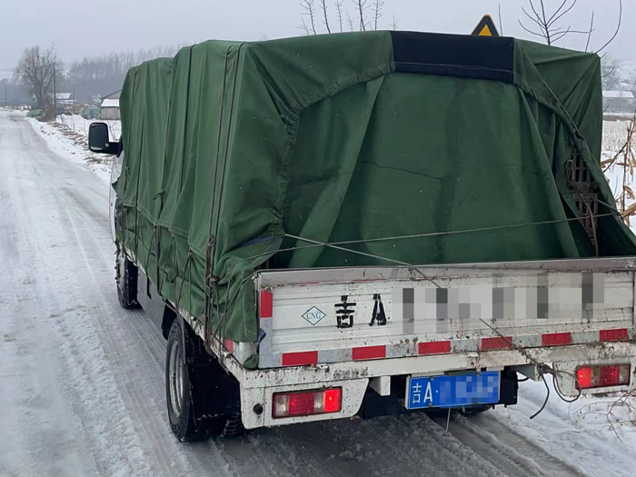 冰天雪地跑運輸！一年30萬公里跑出一條創富路.png