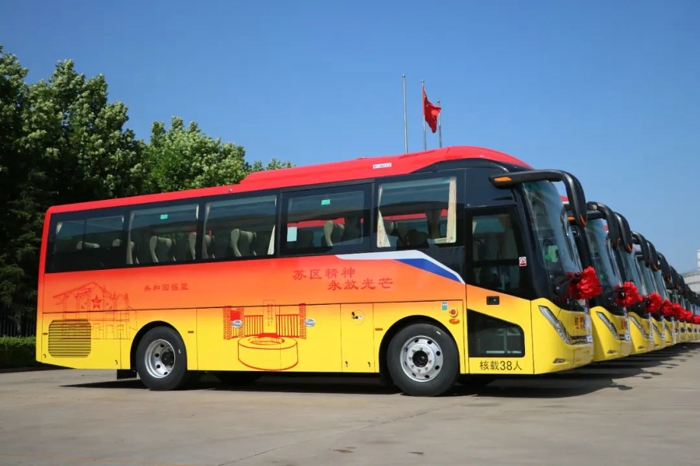 責任擔當！中通客車榮膺“車輪上的中國”年度盛典兩項大獎8.jpg