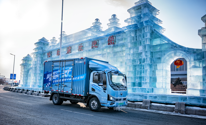 2023年，中國(guó)汽車產(chǎn)銷量首次邁上3000萬輛臺(tái)階，汽車強(qiáng)國(guó)的巨幅畫卷正在徐徐鋪展。回望這一年，中國(guó)汽車格局發(fā)生了巨大變化，新技術(shù)加速落地，新產(chǎn)品花樣層出，掀起了新一輪市場(chǎng)競(jìng)爭(zhēng)的序幕。