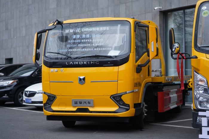 濰柴新能源商用車推出清障車新品2.png