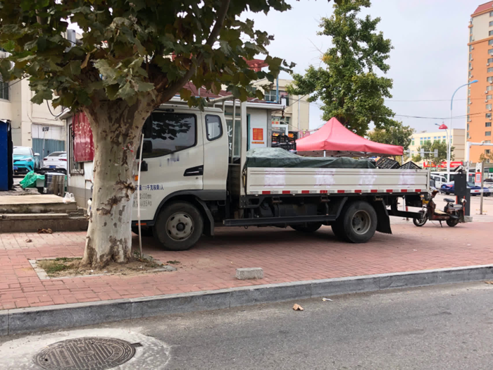 【第一商用車網 原創】“果蔬運輸對時效要求相對高一些。車輛動力要足，還得省油，舒適度也要過關，能滿足這三點要求的高品質輕卡，我認為首選是江淮1卡帥鈴E?！?></a></li>
</ul>
</div>
<div   id=