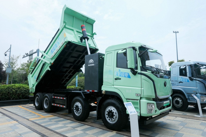 【第一商用車網 原創】2024年1月份，新能源自卸車市場同比增幅僅有52%，遠低于新能源牽引車、換電重卡等新能源重卡其他細分市場。年2月份，新能源重卡市場整體銷量同比增長70%，仍可算到大增范疇。新能源自卸車表現又是如何的呢？跑輸還是跑贏？