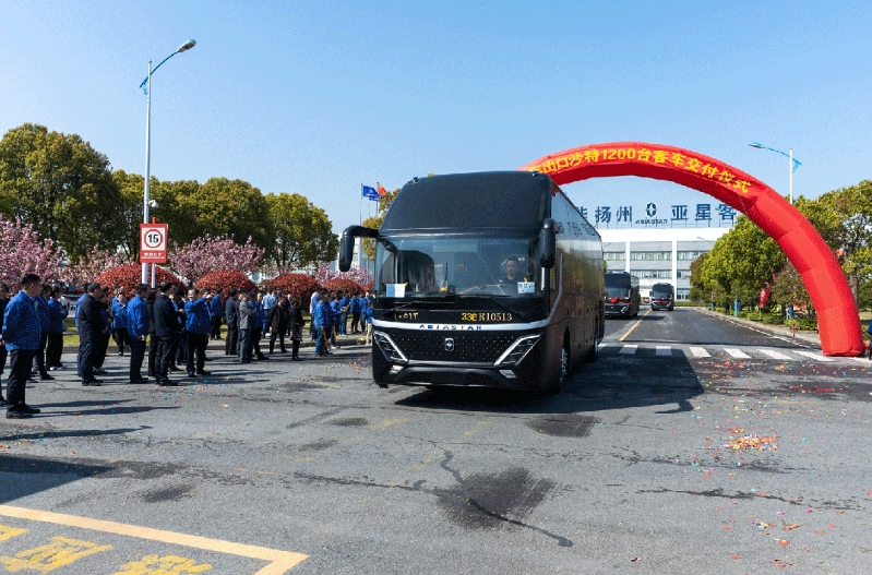 該批車輛由沙特客戶一次性采購，用于當地朝覲運輸，將成為“一帶一路”沿線流動的“中國制造”新名片