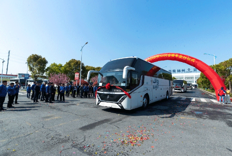 該批車輛由沙特客戶一次性采購，用于當地朝覲運輸，將成為“一帶一路”沿線流動的“中國制造”新名片