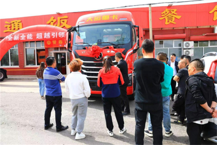 【第一商用車網 原創】繁榮景象下，哪些領域是各重卡主機廠重點布局、強化傳播的，哪些舉措又為品牌深入人心再添助力，請看第一商用車網的分析報道。