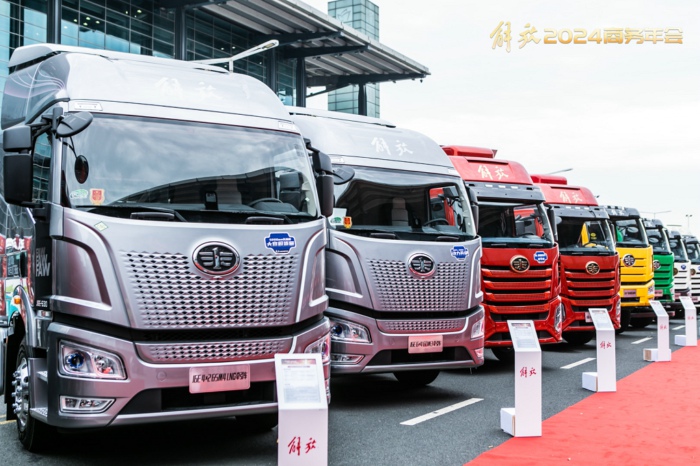 【第一商用車網(wǎng) 原創(chuàng)】2024年一季度，我國(guó)商用車市場(chǎng)經(jīng)歷2漲1跌，3月過后累計(jì)銷量成功突破100萬輛，累計(jì)增幅達(dá)到10%。進(jìn)入二季度，商用車市場(chǎng)表現(xiàn)能不能更上一層樓？