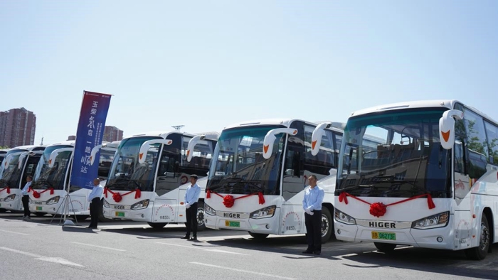 從加氫站配套設(shè)施完善，再到氫能動力系統(tǒng)、車端、應(yīng)用端等持續(xù)發(fā)力，在產(chǎn)業(yè)鏈上下游的共同努力下，北京氫能產(chǎn)業(yè)發(fā)展精彩綻放，一個個氫能示范性應(yīng)用項目正在加速落地，跑出氫能加速度。