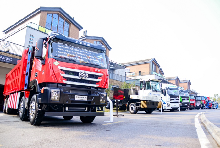 【第一商用車網 原創】今年3月份和4月份，我國重卡市場月平均銷量接近10萬輛，在當前疲軟的市場行情下，應該還算是一個不錯的“旺季”表現。“金三銀四”是重卡市場傳統的銷售旺季，表現不錯才是正常。“旺季”之后的5月份，重卡市場表現又是如何？