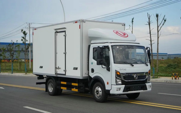 【第一商用車網 原創】5月份，卡車市場整體銷量環比4月份下降4%，同比也僅增長了2%。作為卡車市場占比最大的細分領域，5月份輕卡市場表現又是如何呢？