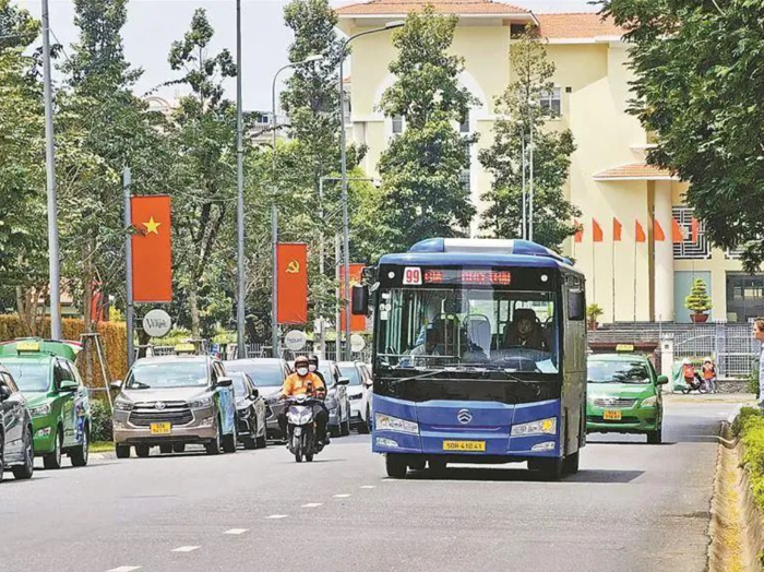 【第一商用車網 原創】2024年上半年，客車出口市場繼續火爆，我國客車企業捷報頻傳。