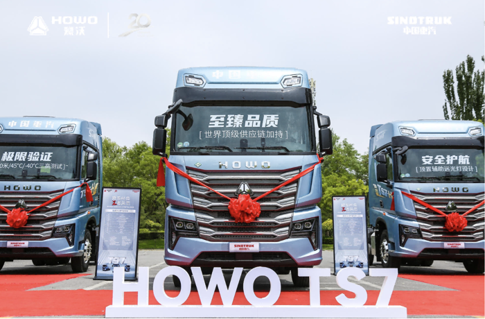 中國重汽HOWO-TS7燃氣車馭領物流新藍海2.png