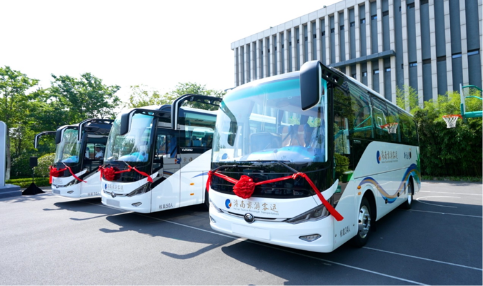 近日，130輛宇通高端新能源客車批量交付海南，助力海南旅游產業高質量發展。