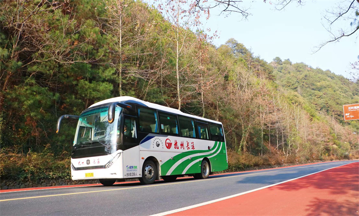 擁有102輛中通客車，占車隊(duì)大客的1/3。從0到100，只用了3年多時(shí)間。