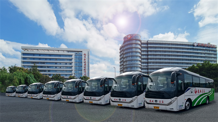 擁有102輛中通客車，占車隊大客的1/3。從0到100，只用了3年多時間。