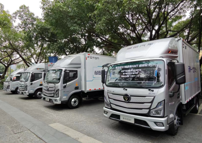 【第一商用車網 原創】8月份，卡車市場銷量繼續走低，整體銷量同比下降了14%，重卡、微卡等細分市場同比降幅均達到兩位數，作為卡車市場占比最大的細分領域，輕卡市場在8月份自然不能幸免于“降”。