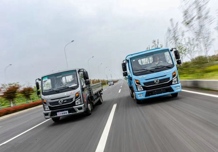 【第一商用車網 原創】10月份，卡車市場整體銷量同比下降21%，連續兩月遭遇超2成下滑，“金九銀十”毫無體現。卡車四個細分市場均出現下滑，作為卡車市場占比最大的細分領域，輕卡市場在10月份自然未能幸免于“降”。