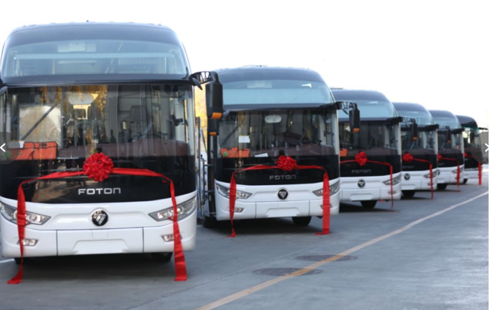 11月6日，蘭溪市吉運運輸有限公司與福田歐輝批量品質(zhì)客車交付儀式在北京昌平舉行。本次交付福田歐輝城間客車BJ6132和BJ6116主要用于旅游客運服務(wù)，為乘客提供更加便捷、舒適的出行體驗，歐輝客車憑借其卓越的產(chǎn)品質(zhì)量和全天候的服務(wù)保障，為浙江及華東區(qū)域的出行服務(wù)帶來高端化的全新升級。