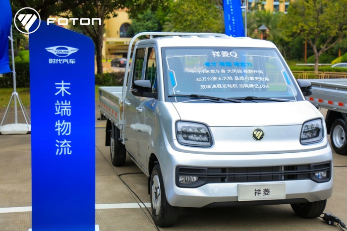 【第一商用車網(wǎng) 原創(chuàng)】2024年以來，我國微卡市場兩極分化嚴(yán)重。一季度收獲了卡車四個細(xì)分市場中唯一的 “3連增”，二季度起卻開啟了連降模式，截止到9月份已是“6連降”，尤其是9月份，本該是卡車市場銷售旺季，而微卡市場卻遭遇超7成大降。10月份，微卡市場的連降還在繼續(xù)。