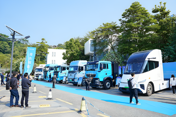 12月14日，“2024中國新能源重卡運營大會暨第八屆中國新能源物流車綠色城配大會”在廣州隆重開幕