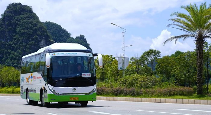 2024年，交通運輸結構轉型調整，客車行業迎來變革“新機”。高端游、定制游、海外出口等市場的爆發，讓行業迎來新一輪的上升周期。如此背景下，山東重工集團旗下客車業務核心載體中通客車，在2024年實現客車銷售11409臺，同比增長51.49%。