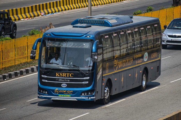 比亞迪12米純電動城際旅游巴士C9在喀拉拉邦（KSRTC）運營.jpg