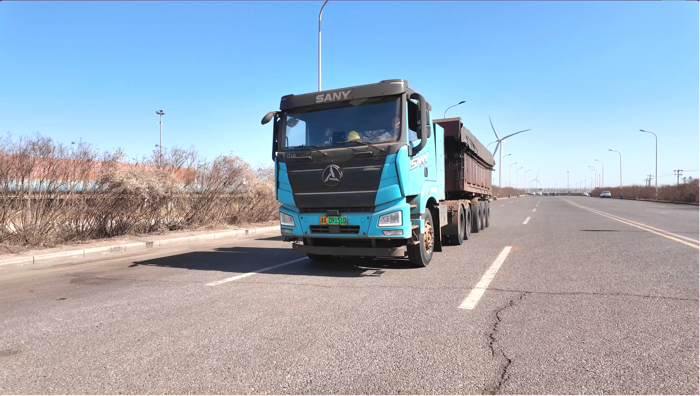 【第一商用車網 原創】電動重卡在實際運營中表現究竟如何？相比燃油重卡，能為用戶節省多少成本？