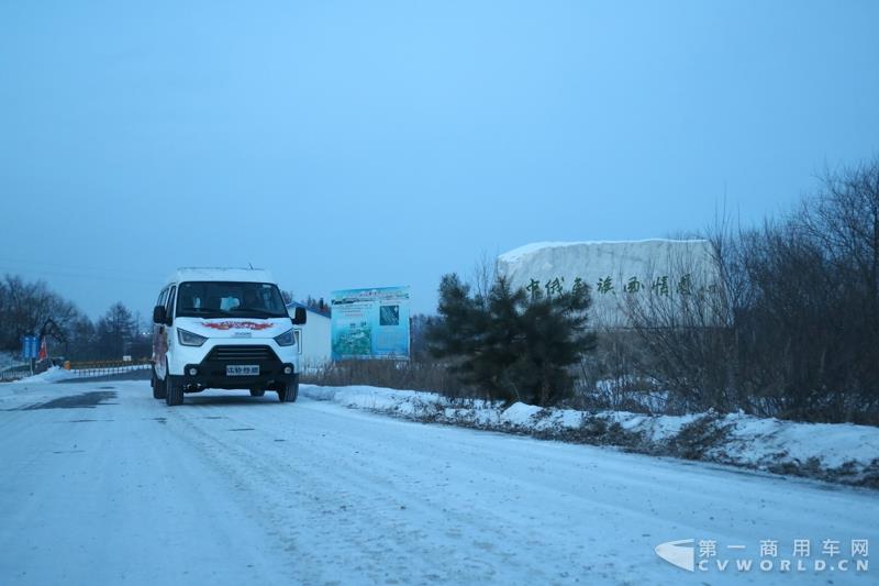 江鈴特順黑河英雄會冰雪挑戰激情上演