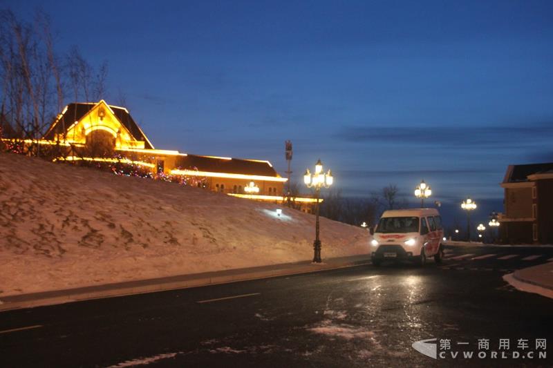 江鈴特順黑河英雄會冰雪挑戰激情上演