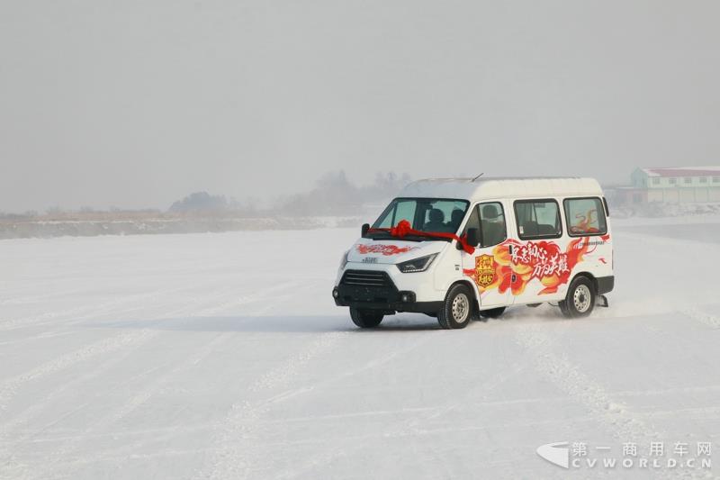 江鈴特順黑河英雄會冰雪挑戰激情上演