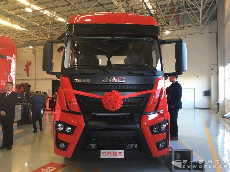 江鈴威龍4X2 9L牽引車