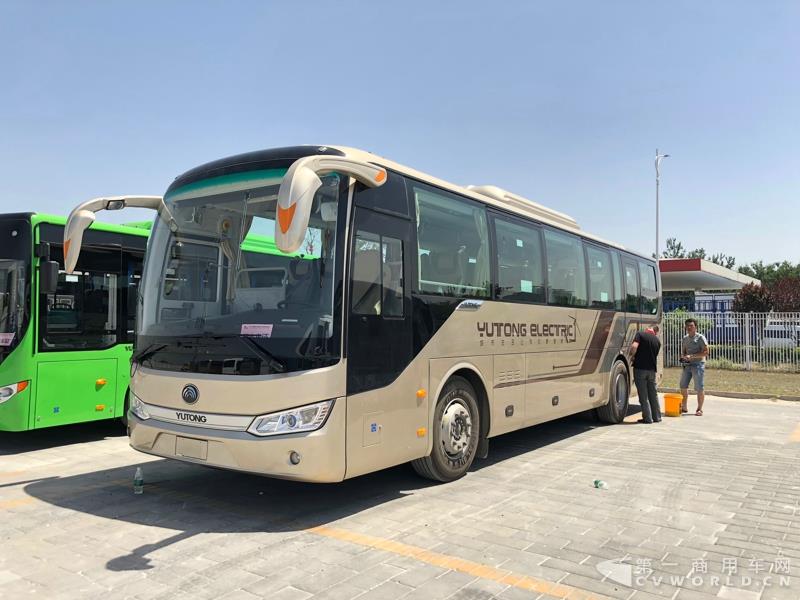 宇通ZK6115公路客車