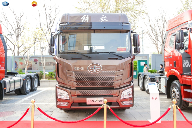 解放JH6 6×4 480馬力牽引車